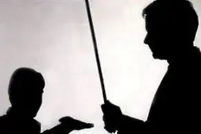 عکس هولناکی که از تنبیه معلم سنندجی منتشر شد!