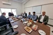حرف خصوصی تاج در گوش کی روش چه بود؟