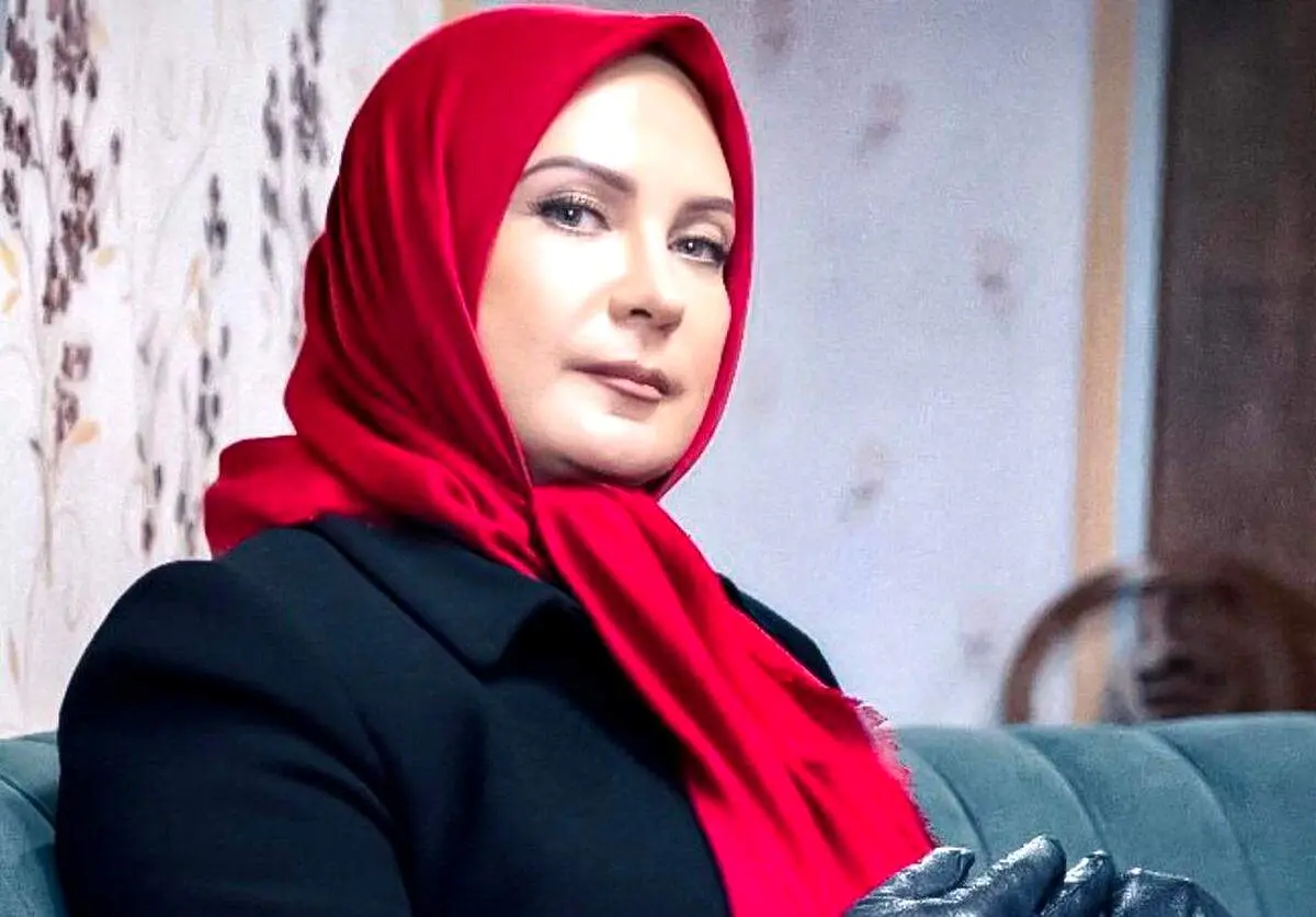 لعیا زنگنه به غیبتش پایان داد