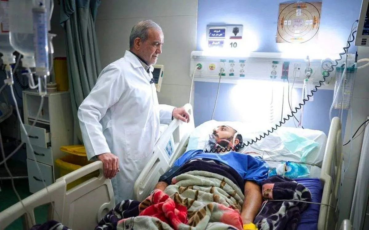 عیادت پزشکیان از مجروحان جنایات جنگی