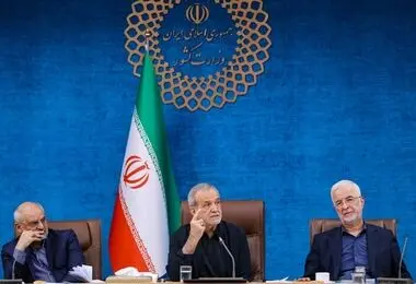کسانی که به خیابان نیامدند و با دشمنان همراهی نکردند، اقدام ارزشمندی انجام دادند