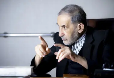 ولایتی: امروز خانواده آمریکایی هزینه قمار سردمدارانش را نقداً می‌دهد