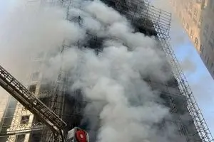 نجات ۳۰ نفر از آتش‌سوزی برج ۲۰ طبقه در تهران