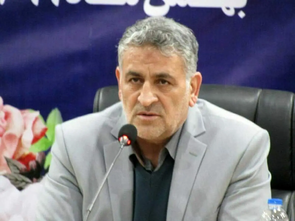 رفتار عجیب با توزیع کارت هدیه بین روستانشینان توسط نماینده مجلس+ببینید