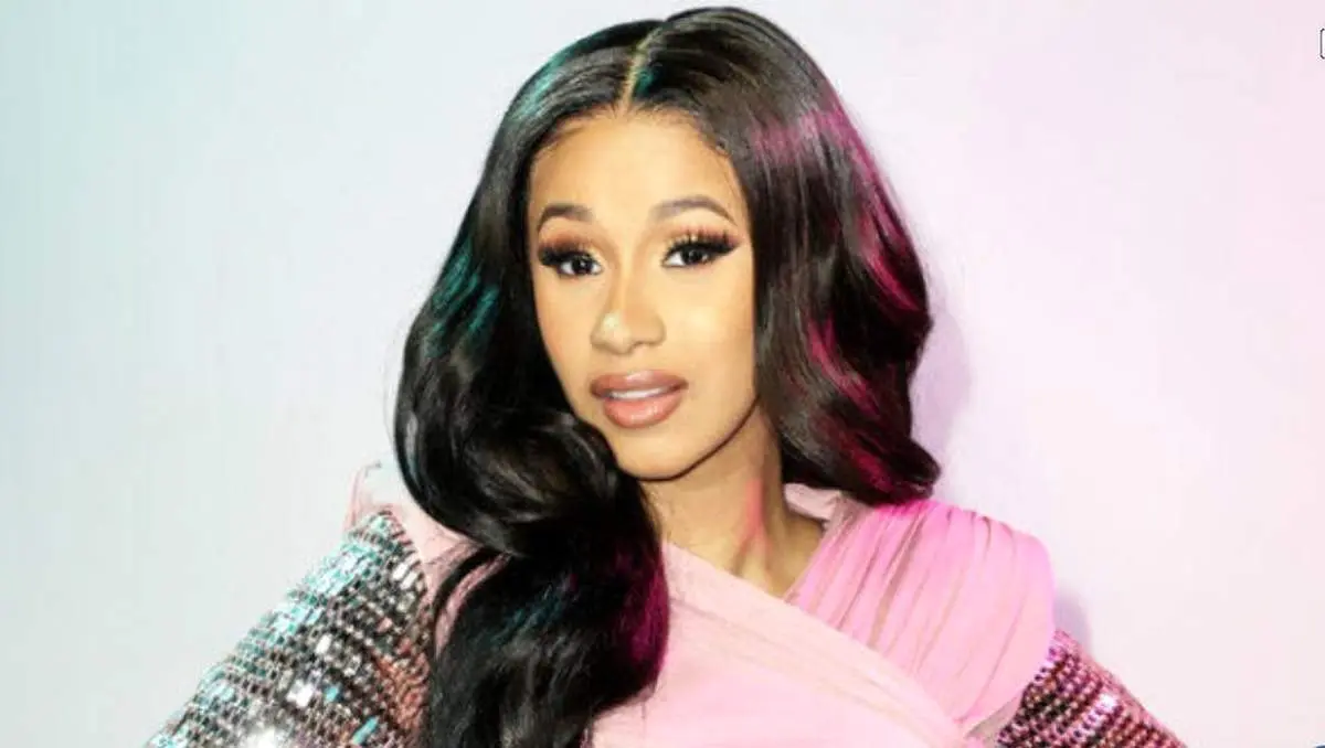 آزار جنسی خواننده مشهور در پروژه عکاسی 