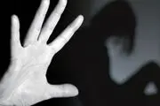 حمله مرد قوی‌هیکل به زنان از پشت شمشادها!
