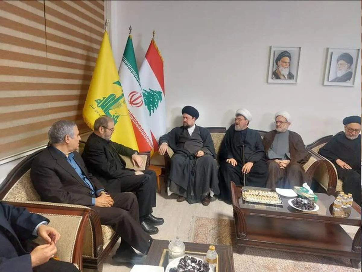 حضور سید حسن خمینی در دفتر حزب‌الله در تهران
