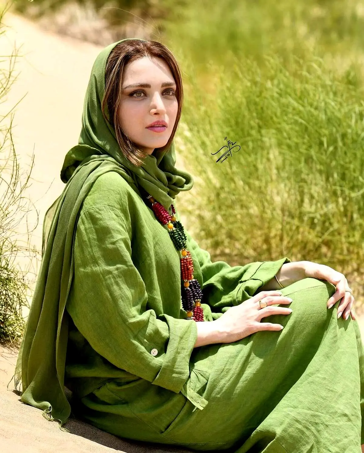 بهنوش طباطبایی بعد از تزریق با بهاره رهنما مو نمی زند!/ عکس
