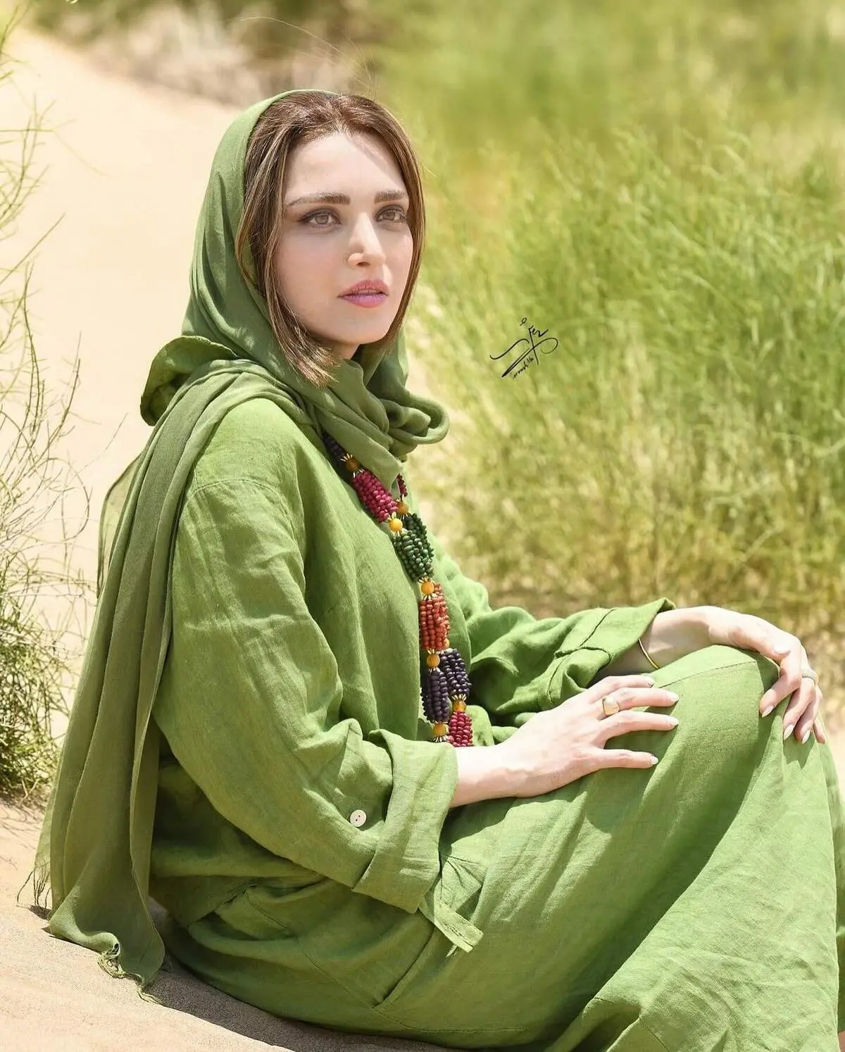 بهنوش طباطبایی بعد از تزریق با بهاره رهنما مو نمی زند!/ عکس