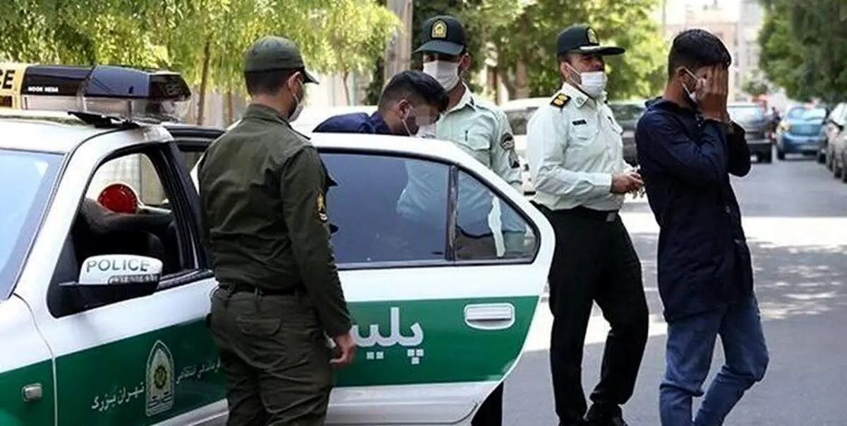 رفتار خشن ماموران پلیس در نازی آباد| مردم فیلم رفتارهای غیرقانونی را اینجا بفرستند 