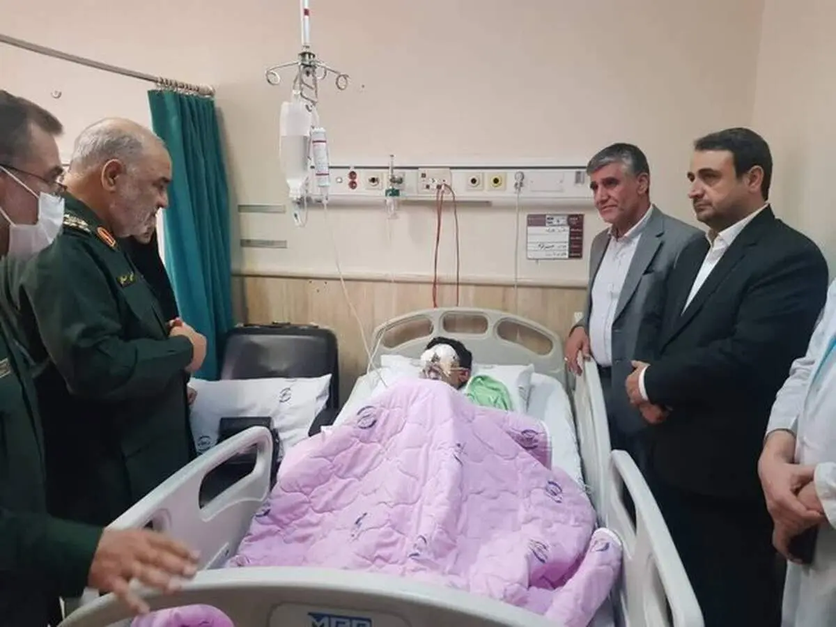عیادت سرلشکر سلامی از مجروحان حمله تروریستی لبنان/ سه کودک در میان حادثه دیدگان 