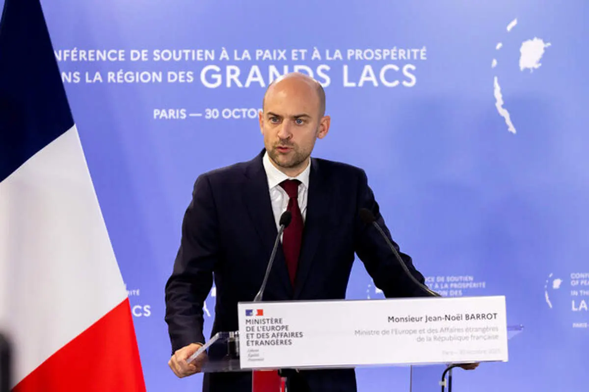 پاریس: هیچ راه‌حل سیاسی را نمی‌توان از خارج بر ونزوئلا تحمیل کرد