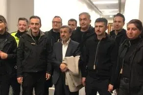 عکس یادگاری احمدی نژاد در ترکیه/ ببینید 