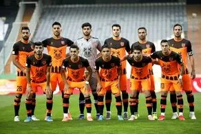 سرخ پوشان در برابر شکست ناپذیرها!  