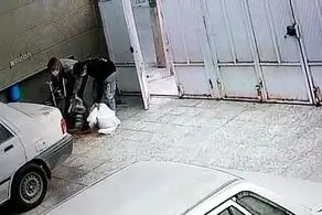 سرقت حرفه ای دوپسر با همدستی یک دختر در روز روشن+ فیلم لحظه سرقت