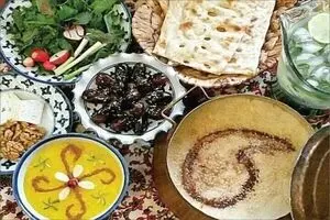 حکم باز کردن روزه قبل از اذان مغرب + پاسخ مراجع