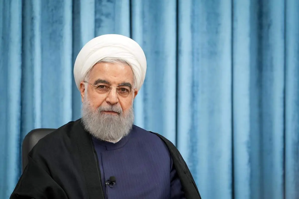 روحانی: ما میتوانیم هم نجنگیم، هم تسلیم نشویم/ باید رشد تورم را متوقف کرد