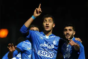 علی کریمی در ترکیه گیر افتاد!