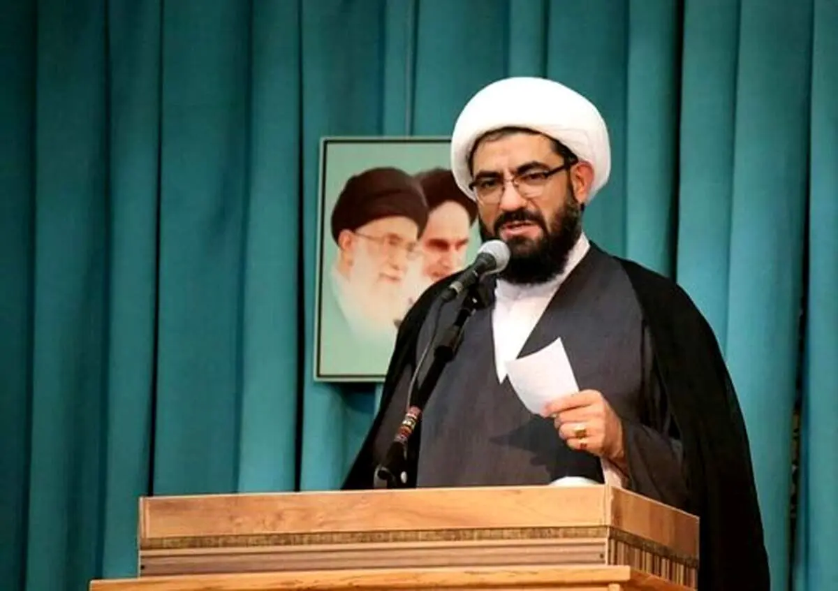 عکس پربازدید از یک امام جمعه میان صدها دختر/ ببینید
