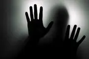 دختر نوجوان زیر پتو از برادرش باردار شد!/ دخترک قربانی فیلم جنسی شد