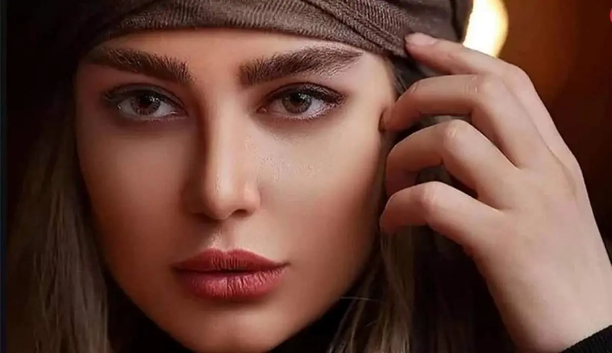 خانم بازیگر به صورت علنی حجاب را از سر برداشت/ سحر قریشی حتی مانتو هم نپوشید!+ عکس