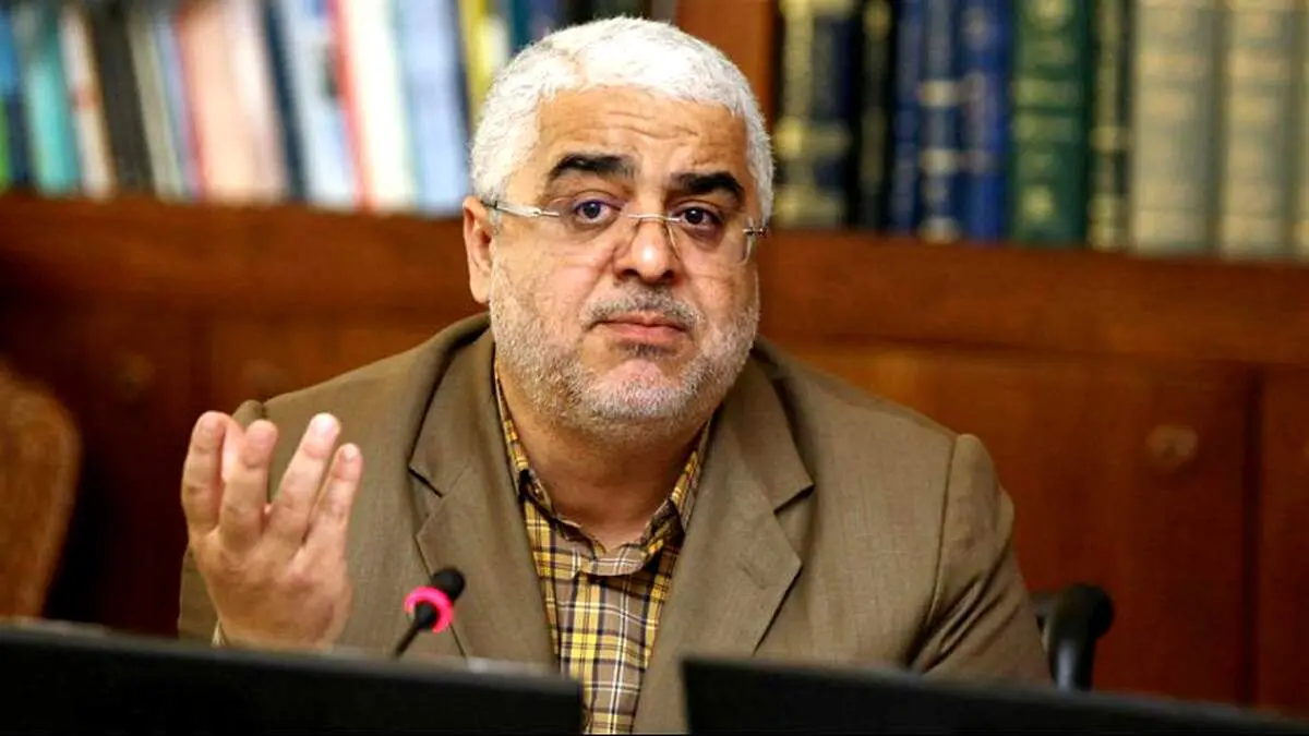 ما در نخبه‌کشی و سرمایه‌کشی در دنیا اول هستیم/ رزومه برخی افراد، پیاده روی اربعین است