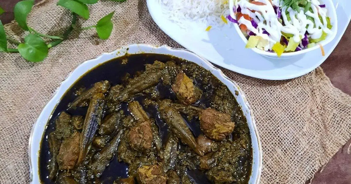 طرز تهیه خورش بامیه با سبزی؛ خوشمزه‌ترین ورژن خورش بامیه