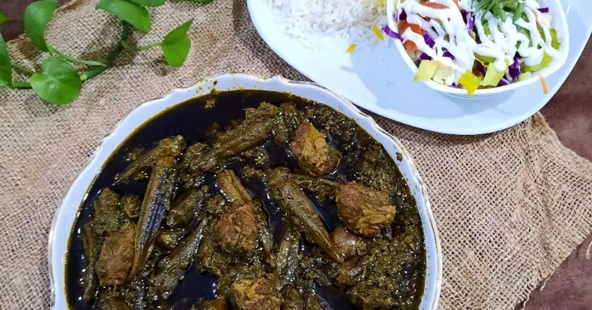 طرز تهیه خورش بامیه با سبزی؛ خوشمزه‌ترین ورژن خورش بامیه