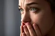 زن زیبایی هستم و وقتی ناگهانی به خانه رفتم زن زشتی را با شوهرم دیدم که....