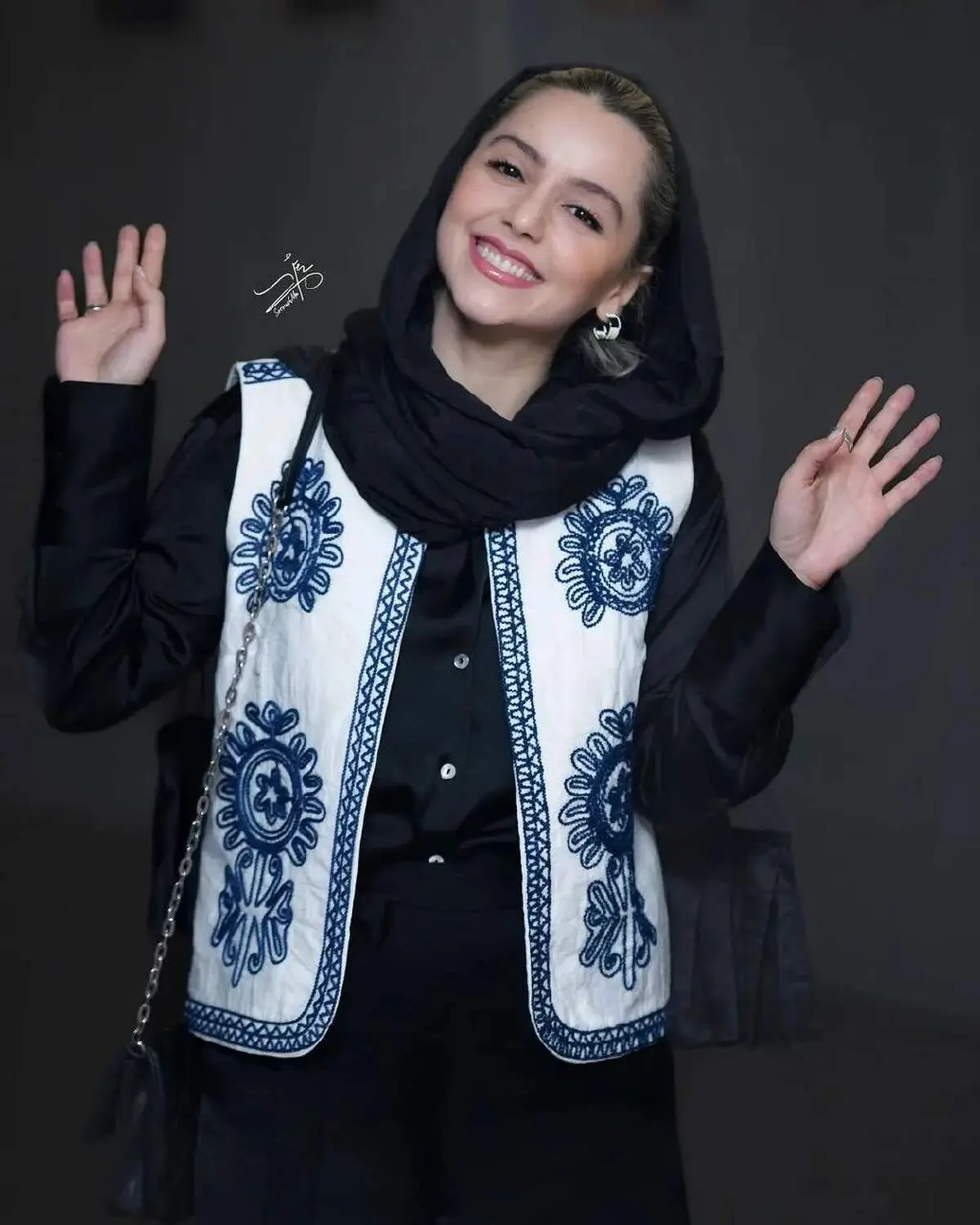 نازنین بیاتی با چهره و استایل معصومانه/ عکس