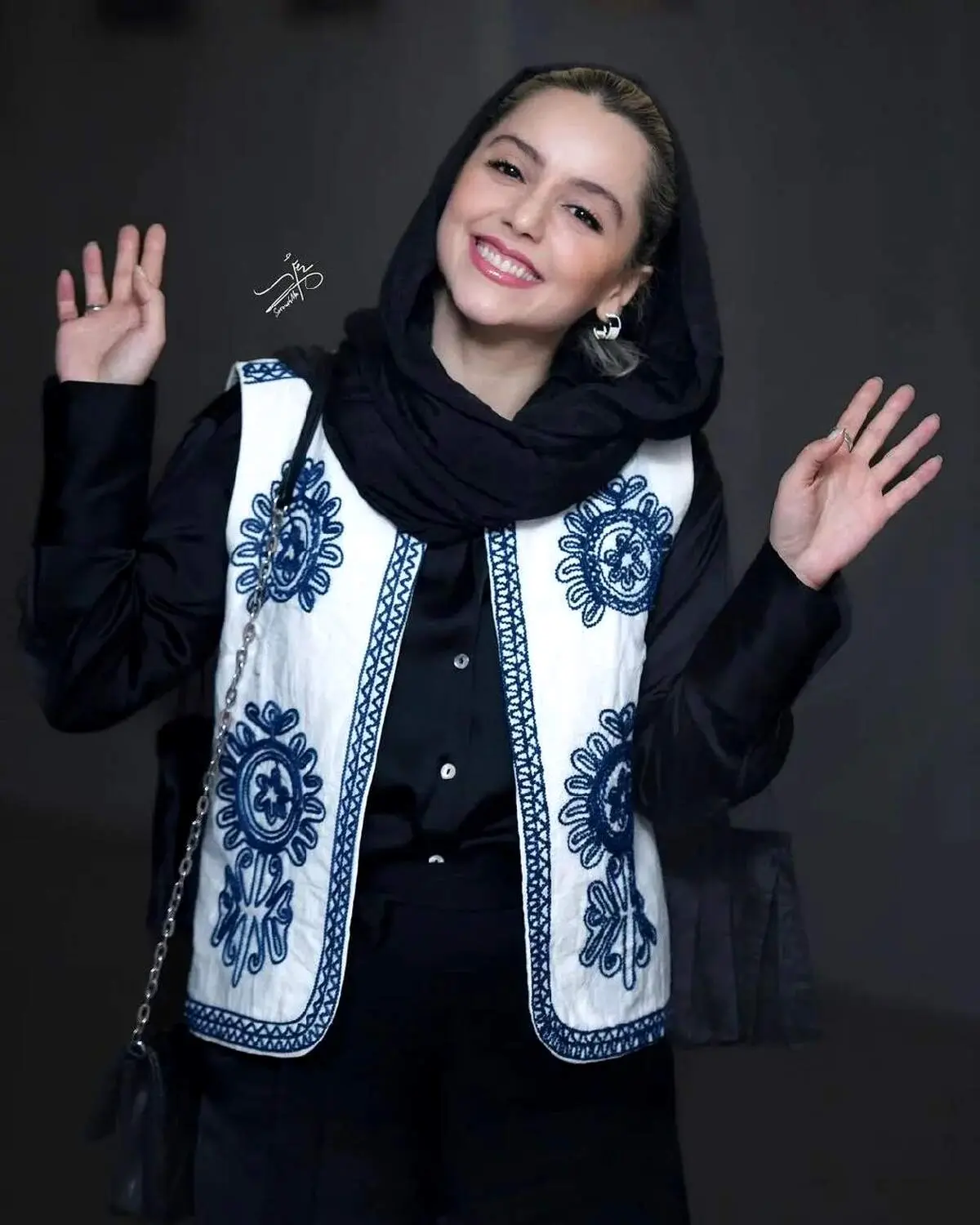 نازنین بیاتی با چهره و استایل معصومانه/ عکس