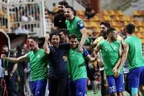 استقلال با پرسپولیس برابر شد / آبی‌ ها در آستانه جاودانگی