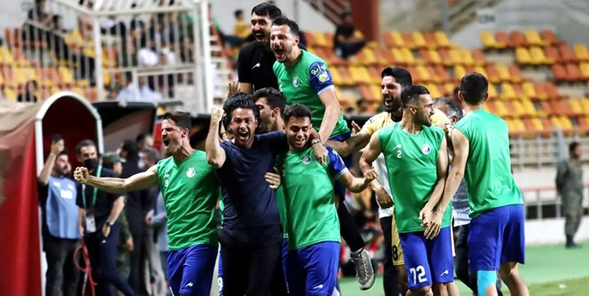 استقلال با پرسپولیس برابر شد / آبی‌ ها در آستانه جاودانگی