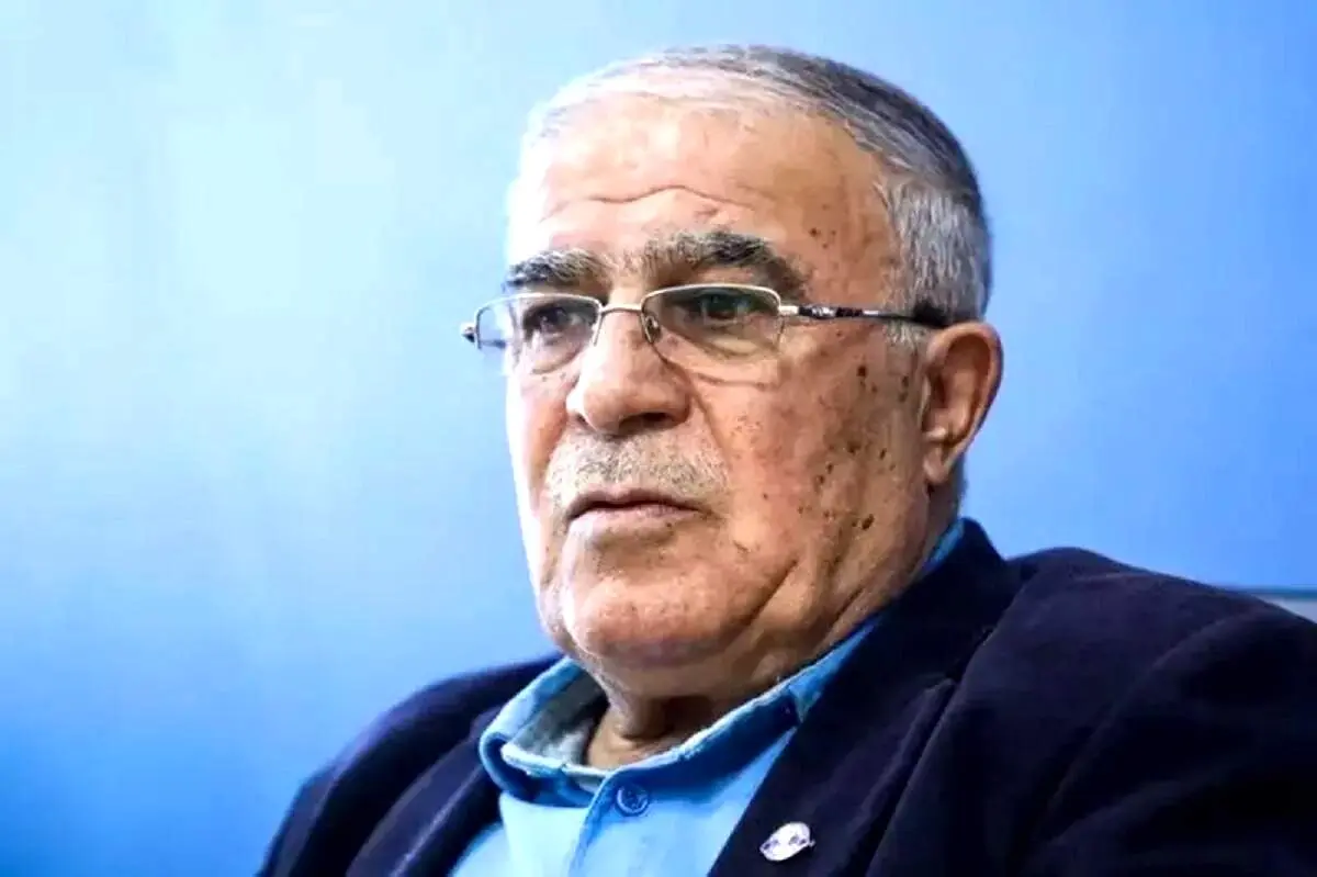 روشن: پدر دبیر خیلی دوست داشت که پسرش فوتبالیست شود