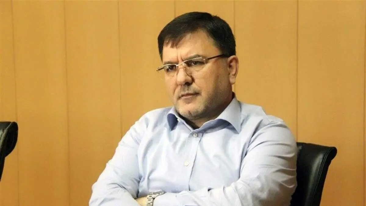 خالص سازان آنقدر آدم ندارند که همه جا نفر بگذارند و این حرف غیرکارشناسی است