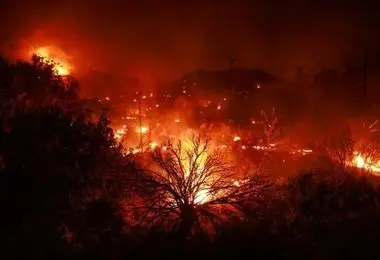 تصاویری هولناک از آتش‌سوزی جنگل‌های الیت مرزن آباد/ ببینید