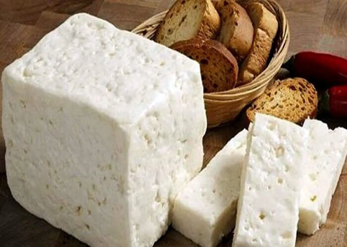 هیچ وقت پنیر را با این خوراکیها نخورید!