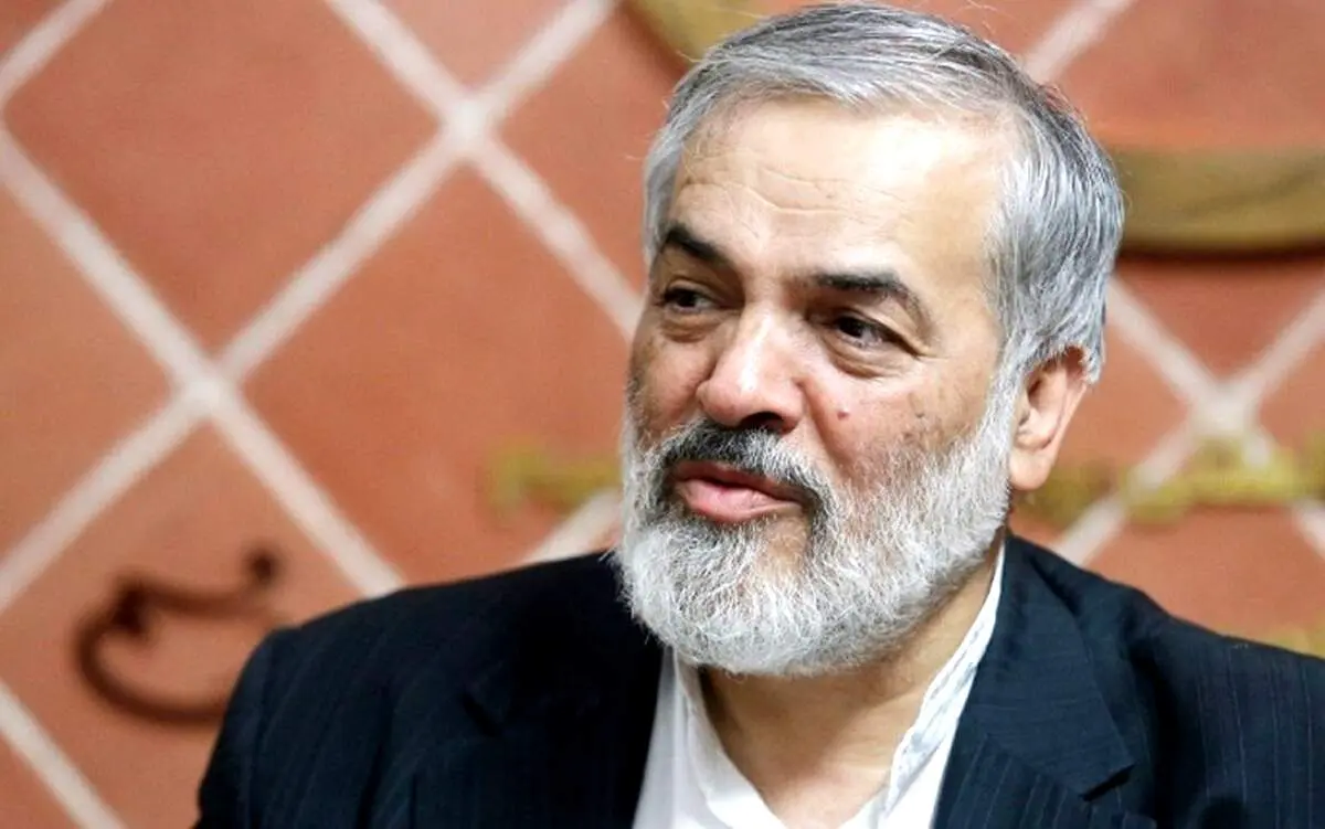 برخی مردها می‌خواهند با شورت به خیابان بیایند باید به آنها اجازه داد!  
