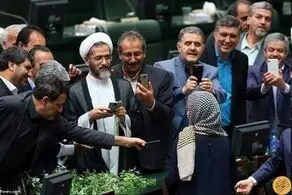 سلفی نمایندگان با موگرینی خوب است با رونالدو بد! 