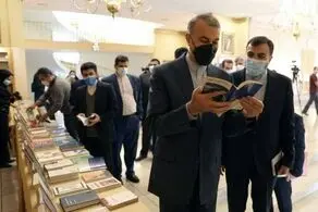 نمایشگاه اسناد روابط خارجی ایران افتتاح شد