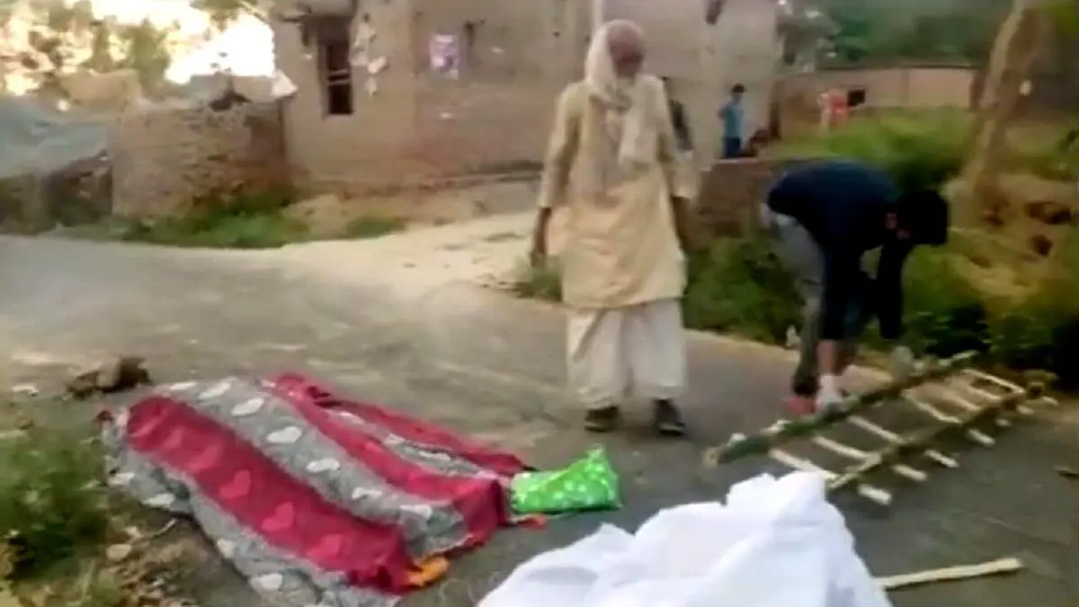 حمل جنازه متوفی کرونایی با دوچرخه! 