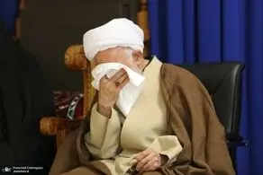 وداع سوزناک آیت الله جوادی آملی با پیکر همسرش/ ببینید