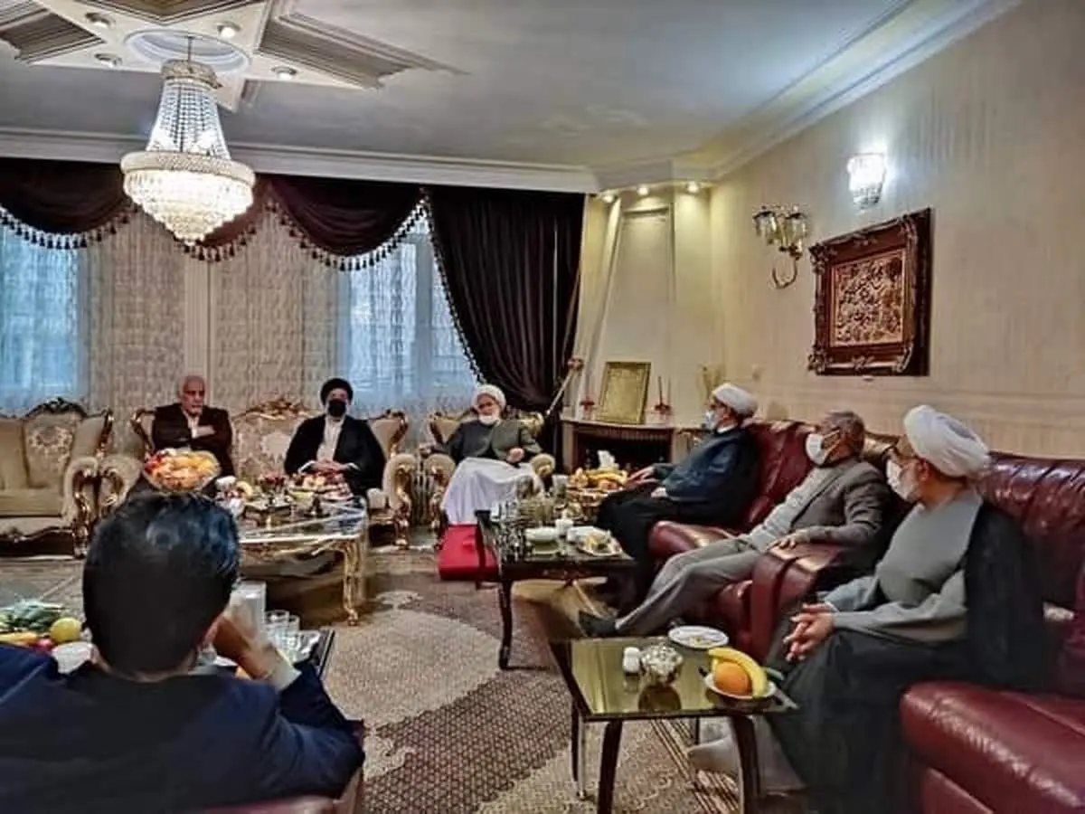حضور کروبی در منزل یک چهره سیاسی اصلاح طلب/ ببینید