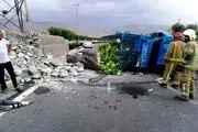 واژگونی هولناک خودرو نیسان در بزرگراه خرازی تهران+ عکس