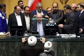 مشخص شد کت اصولگرایان تن کیست| قالیباف، جبهه پایداری را گوشه رینگ برد