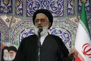 نماینده ولی فقیه در قم: زن ایرانی بزرگترین ضربه را به تمدن غرب زد