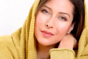 غوغای خانم بازیگر خوش‌چهره سینمای ایران با حوله حمام!/ مهتاب کرامتی چرا اینطوری لباس پوشیده است؟+ عکس باورنکردنی