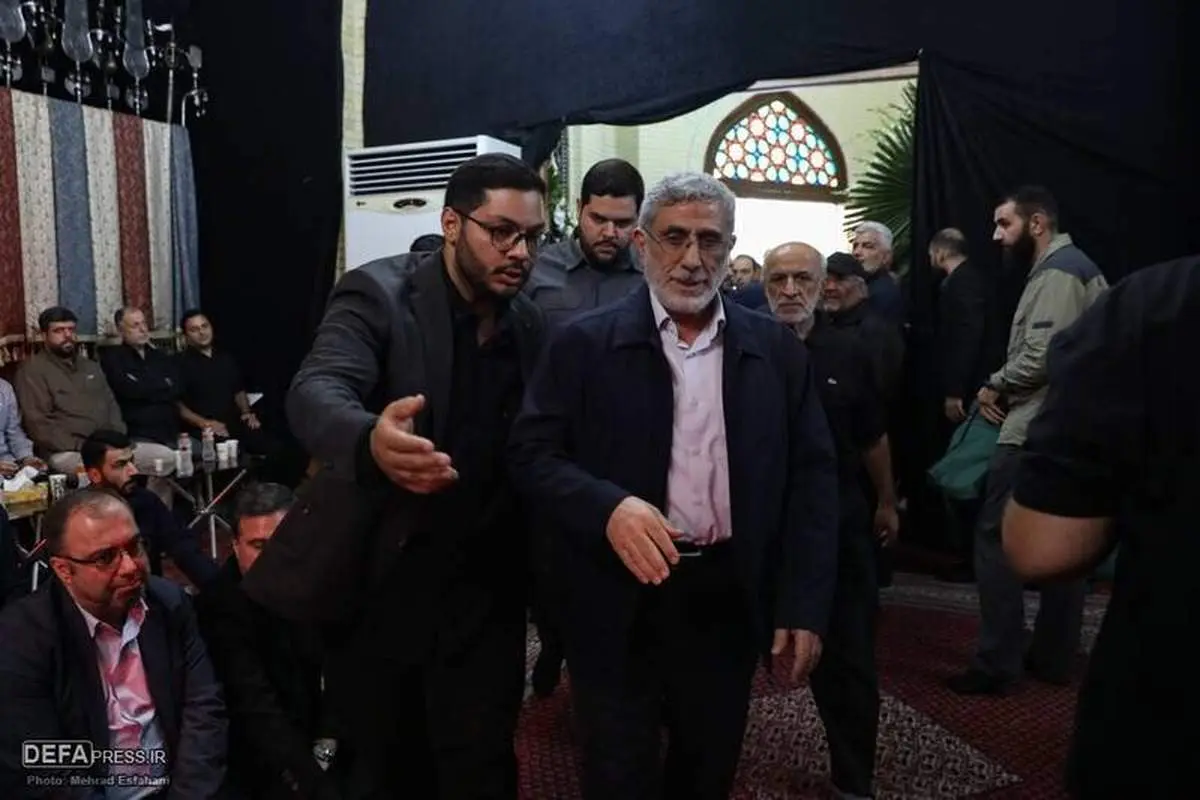 سردار قاآنی با لباس غیر نظامی + ببینید