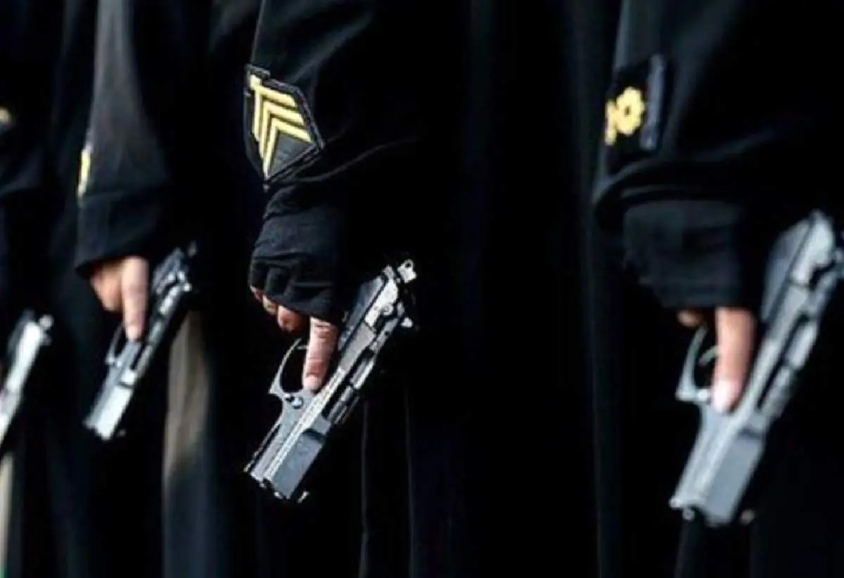 ورود دختران دهه هشتادی به ناجا با حرکات آکروباتیک+ببینید