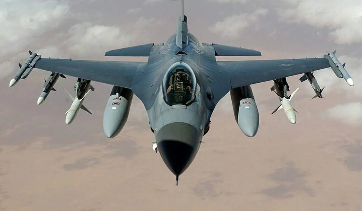 نمایش دیدنی جنگنده F-16I در آسمان + ببینید